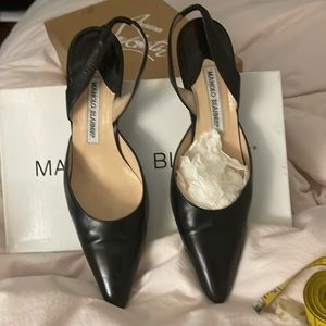 Manolo Blahnik Carolyne pumps 7.5